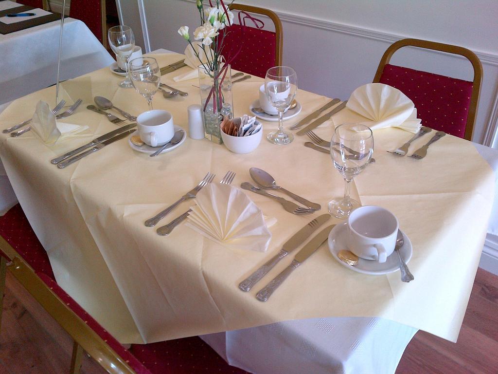 Bed and Breakfast Emlyn Arms Llanarthney Exterior foto